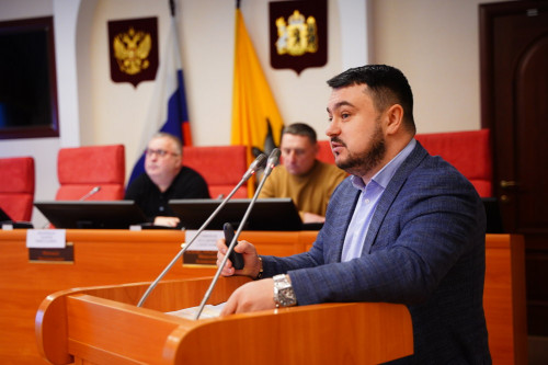 Депутаты обсудили работу организаций в сфере административно-технического, жилищного надзора и развития ЖКХ