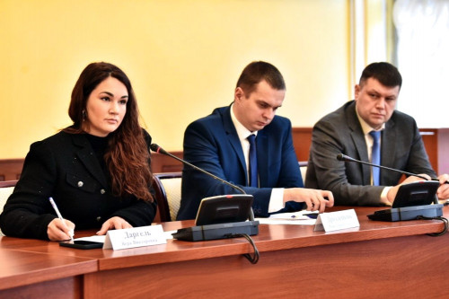 Около 7 тысяч человек за 2025 год легализовали трудовую деятельность благодаря профильной областной комиссии