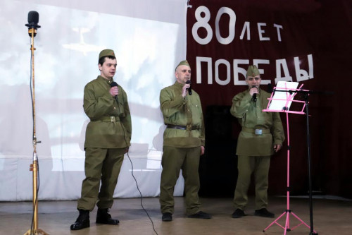 В рыбинской колонии прошел фестиваль военной песни «В лесу прифронтовом»