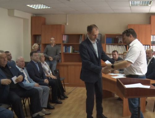 Депутаты городского Муниципального Совета получили удостоверения