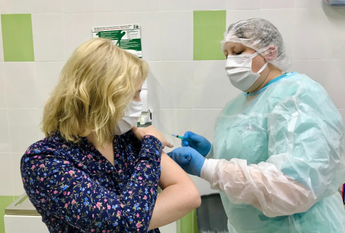Около половины жителей Ярославской области уже вакцинировались от гриппа в этом году
