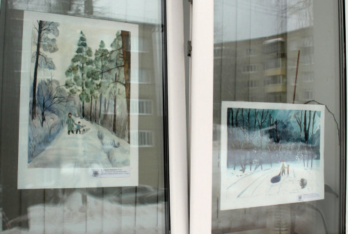 Выставка в окнах ДХШ «Волшебница зима»