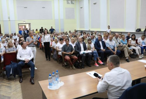 ​Михаил Евраев обсудил с жителями Угличского района актуальные вопросы развития территории