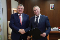 Михаил Евраев подписал с корпорацией «Ростех» соглашение о подготовке инженерных кадров
