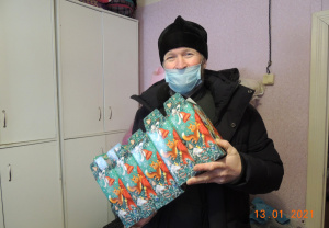 Подарки Богоявленского женского монастыря Углича для детей в Рождественские Святки