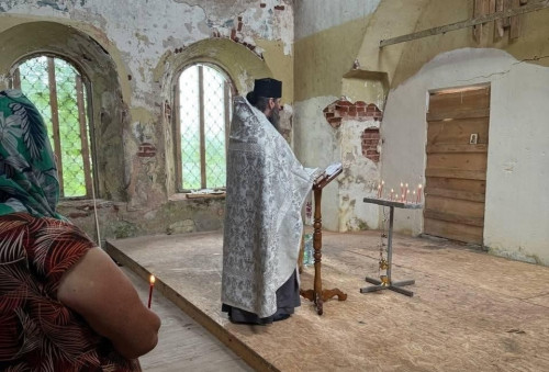 В Чурьякове началось восстановление храма Казанской иконы Божией Матери