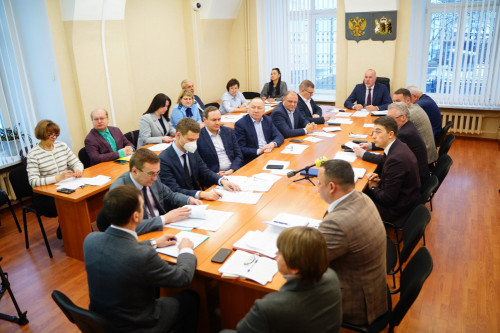 Депутаты обсудили организацию архитектурно-художественной подсветки объектов на территории области