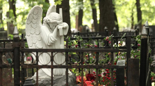 Какие виды кладбищ существуют и кого на них хоронят?