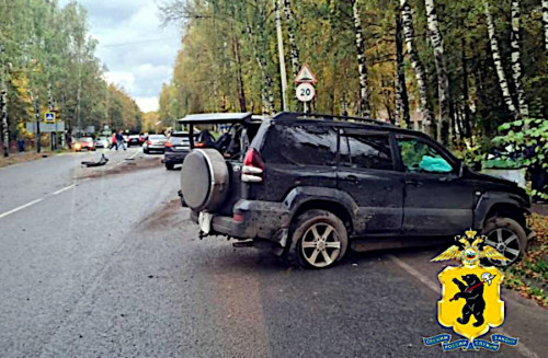 Сотрудники полиции устанавливают обстоятельства ДТП в Угличе