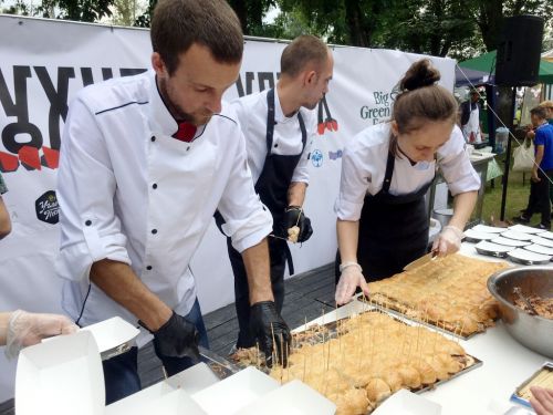 В День города в Угличе пройдут традиционные фестивали «Углече Поле» и «Кухня на углях»