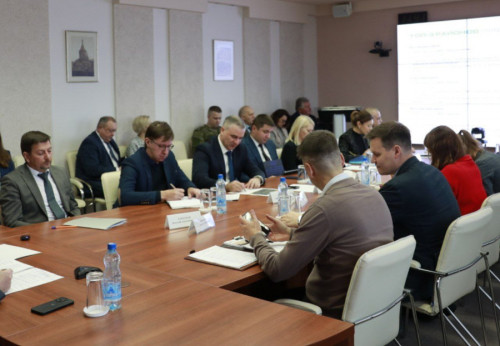 Михаил Евраев поручил проверить работу уличного освещения во всех муниципальных образованиях