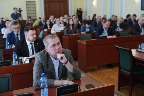 Порядка 700 километров дорог областной и муниципальной собственности отремонтируют в этом году