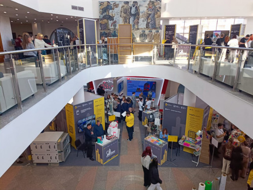 В Ярославле на площадке КЗЦ «Миллениум» продолжается первая в истории региона Неделя промышленности