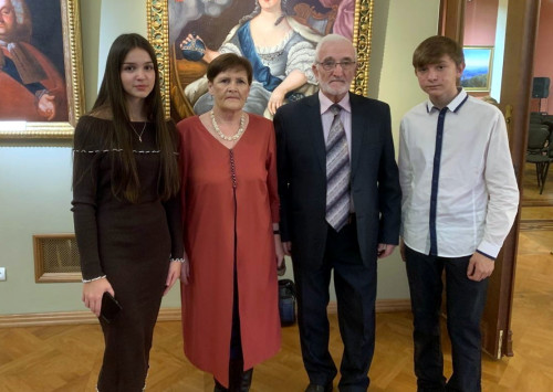 Сертификаты губернаторским стипендиатам