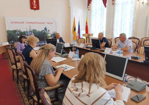 Глава района Анатолий Курицин провёл совещание по вопросам водоснабжения