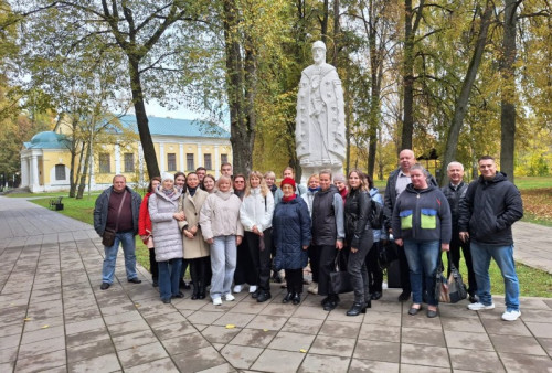 Сотрудники УМВД России по Ярославской области и члены их семей побывали на экскурсии в городе Угличе