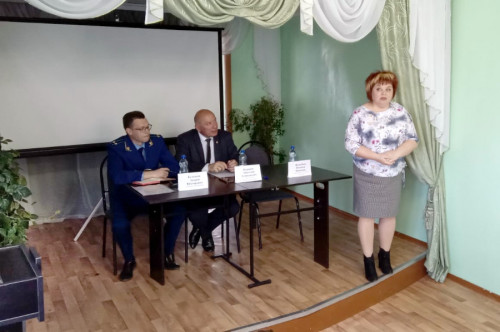 Угличский межрайонный прокурор встретился с жителями села Василево