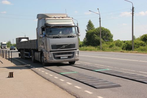 В апреле на дорогах региона будут введены ограничения для большегрузной техники