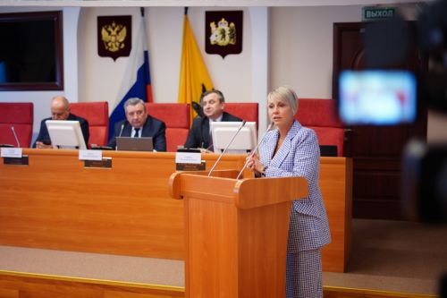 Областные депутаты рекомендовали Правительству увеличить финансирование содержания автодорог
