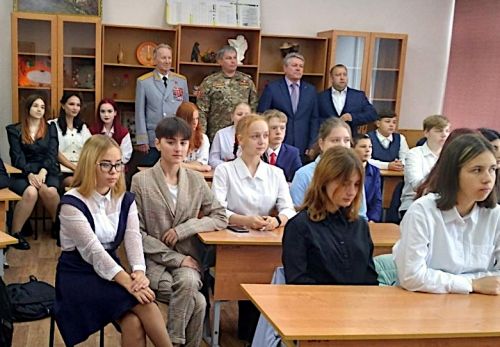 Просветительская акция «Поделись своим знанием» стартовала в школах области