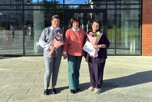 Сотрудники региональной сферы образования получили награды в преддверии Дня учителя