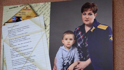 Во Дворце культуры открылась фотовыставка «Жена Героя»