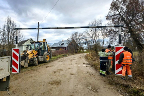 Ограничитель габаритов автотранспорта установлен на дороге в Борисоглебском округе