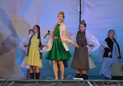 Праздничный концерт «Звенит Победой май цветущий!»