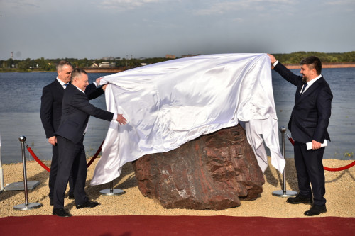 Установлен памятный знак на месте начала строительства третьего моста через Волгу в Ярославле