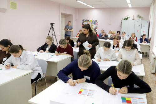 Педагоги региональной системы среднего профобразования борются за звание «Мастер года»