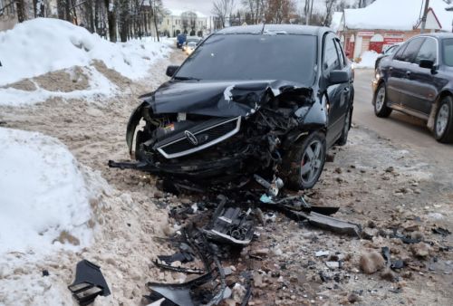 Суд наказал водителя, отказавшегося выполнить законные требования инспектора ДПС о снятии тонировки