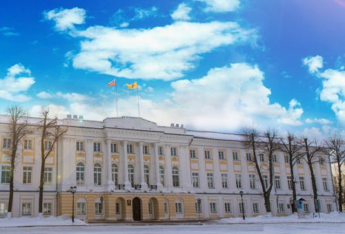 Регионы поддержали инициативу Ярославской областной Думы о запрете продажи несовершеннолетним товаров, содержащих сжиженный газ и бензин