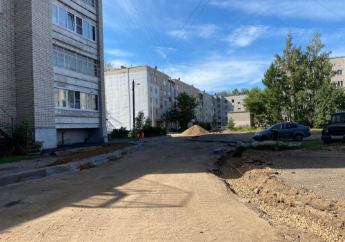 В Угличском районе завершилось благоустройство дворовых территорий по программе «Наши дворы»