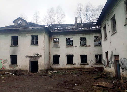 На Ленинском шоссе снесли аварийный дом