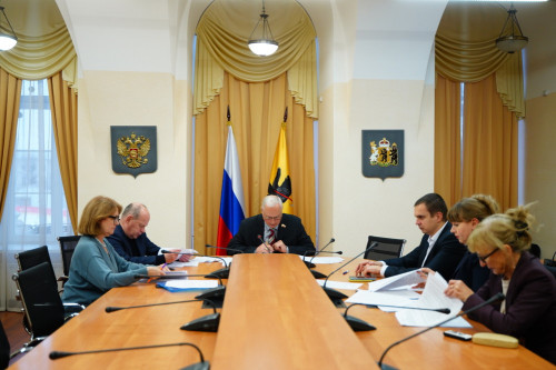 В областной Думе продолжается обсуждение правоприменения патентной системы налогообложения