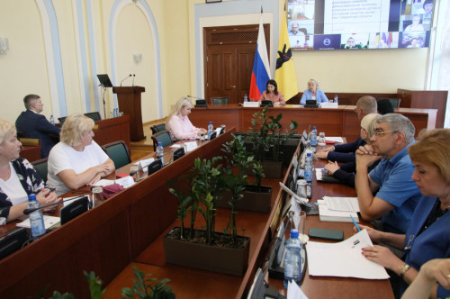 Вопросы улучшения качества жизни и демографии обсудили в Правительстве региона