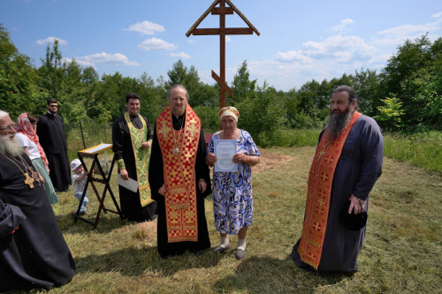 В Угличском районе освятили поклонный крест