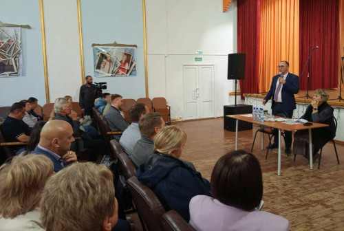 Глава Угличского округа провёл встречу с жителями Головинского поселения