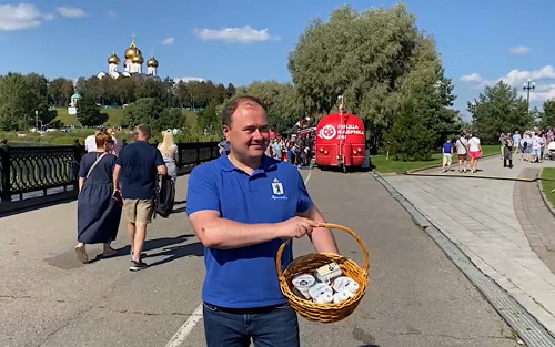 Угличский стенд на фестивале «Пир на Волге» посетил мэр Ярославля