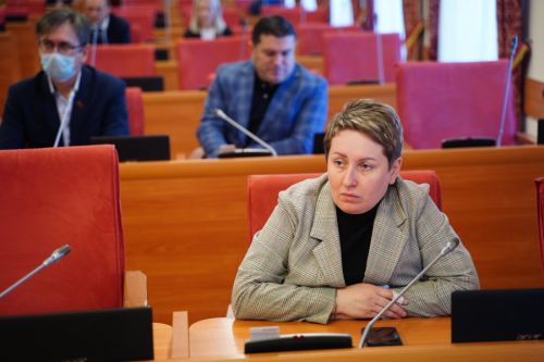 Депутаты рекомендовали дорожным службам завершить работы по ямочному ремонту до 30 июня