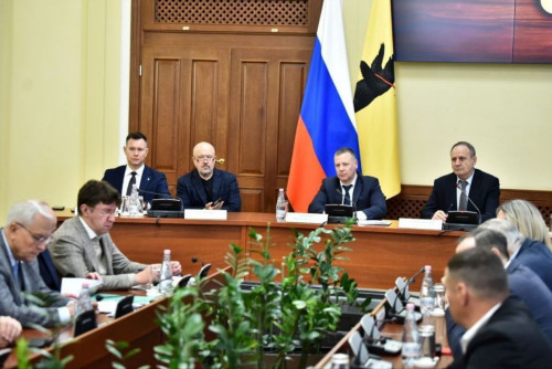 Губернатор Михаил Евраев обсудил с депутатами от «Единой России» поправки в бюджет области