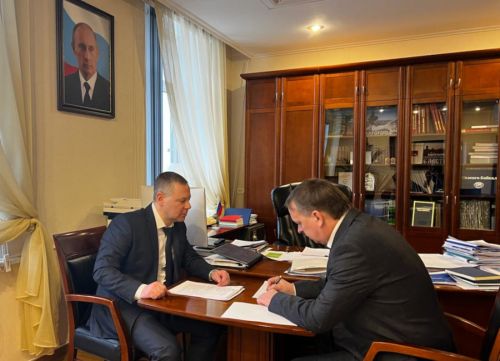 Михаил Евраев обсудил с руководством Росводресурсов планы по укреплению берегов и расчистке рек в регионе