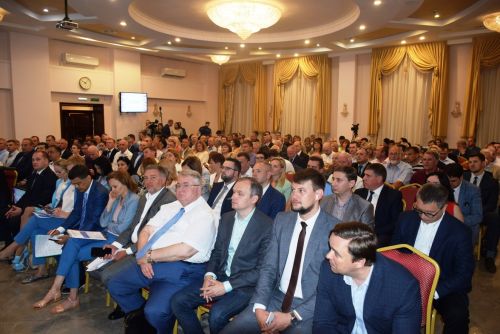 Уполномоченные по защите прав предпринимателей из 60 регионов обсуждают в Ярославле вопросы поддержки бизнеса
